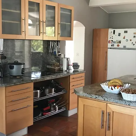 Villa De Caractere Avec Piscine Et Jardin Privatifs Villa *