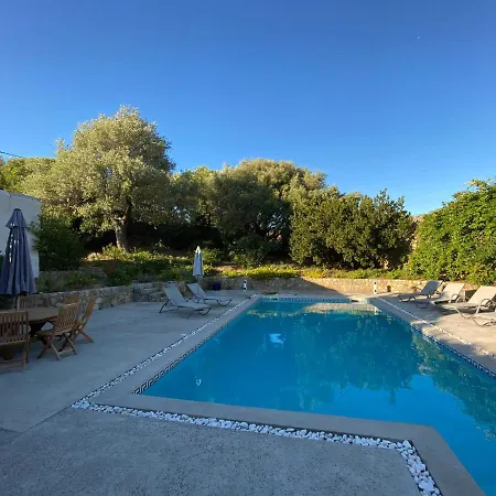 Villa Villa De Caractere Avec Piscine Et Jardin Privatifs *